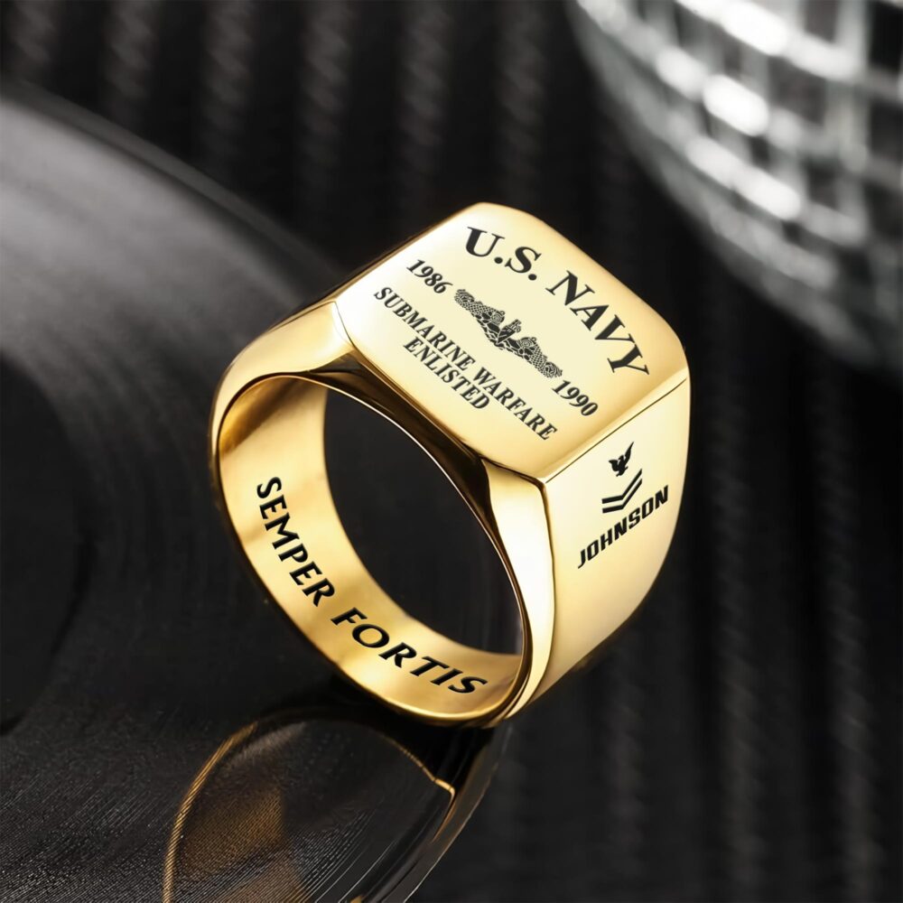Navy Badge, E 5 Red - Engraved Men's Ring - Image 2