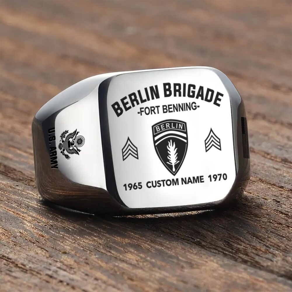 Army Division, E 5 Army Specialist - Engraved Men's Ring - Image 3