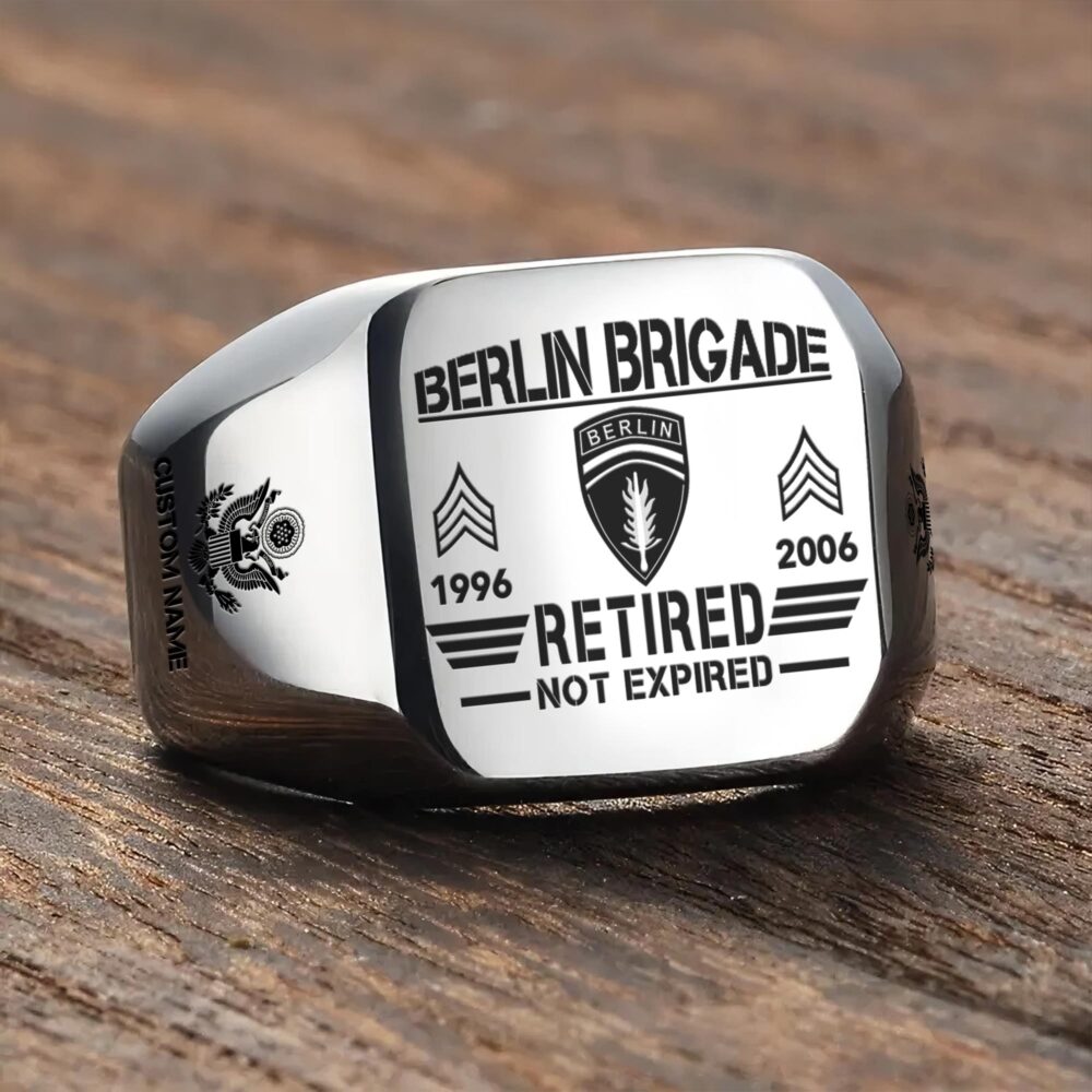 Army Division, E 5 Army Specialist - Engraved Men's Ring - Image 3