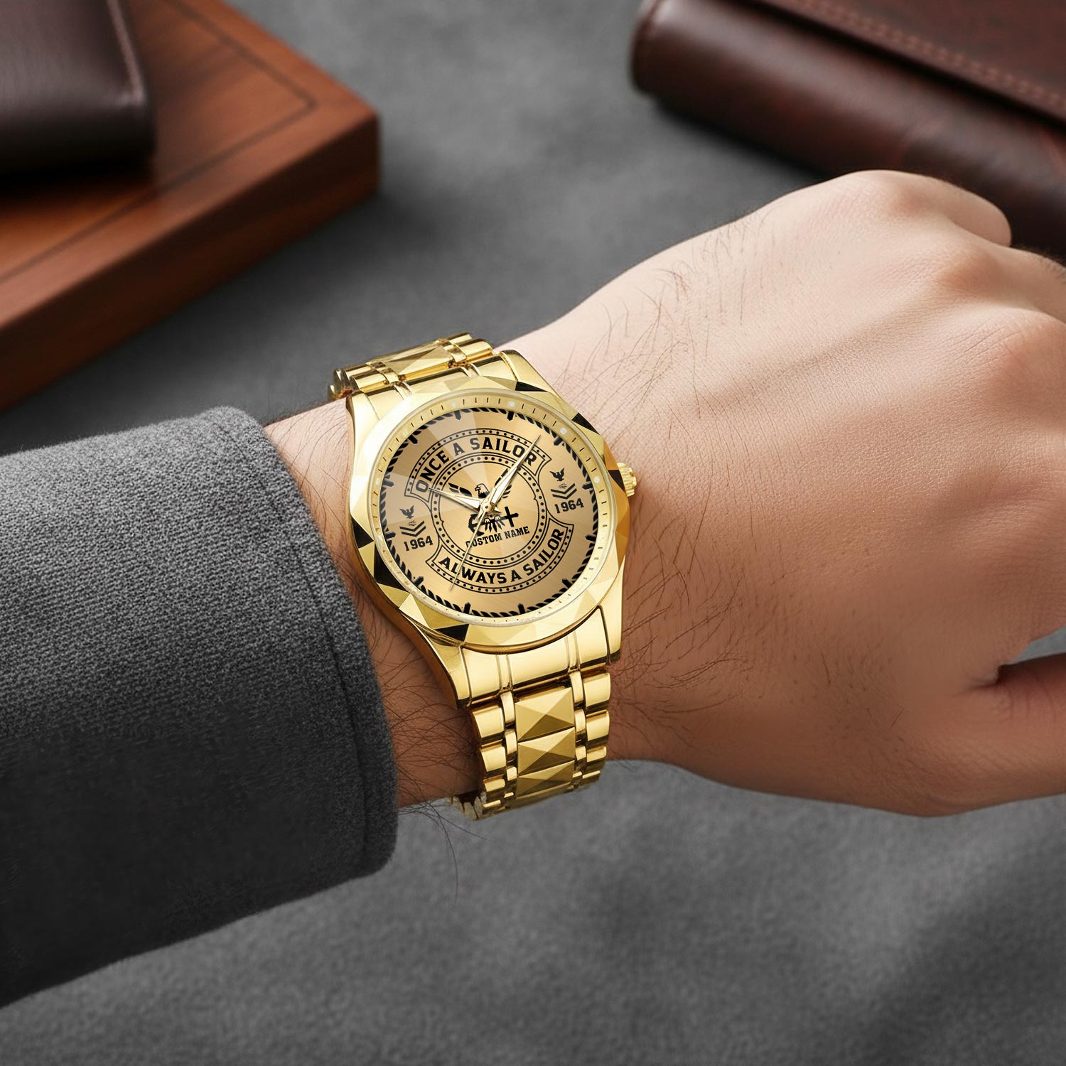 US Navy, E 4 Red - Diamond-Cut Bezel Watch - Image 5