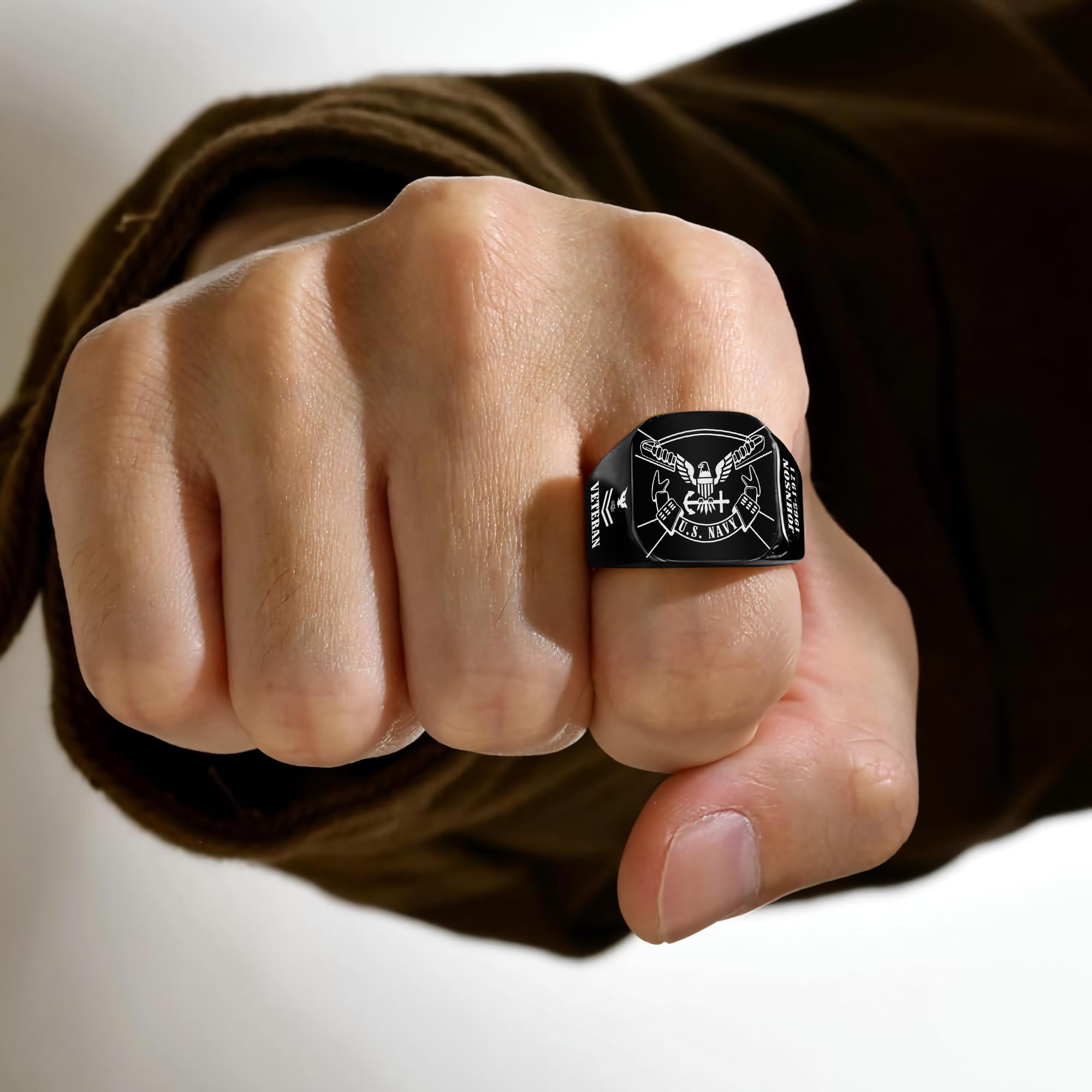 US Navy, Anchors Aweigh - Engraved Men's Ring - Image 4
