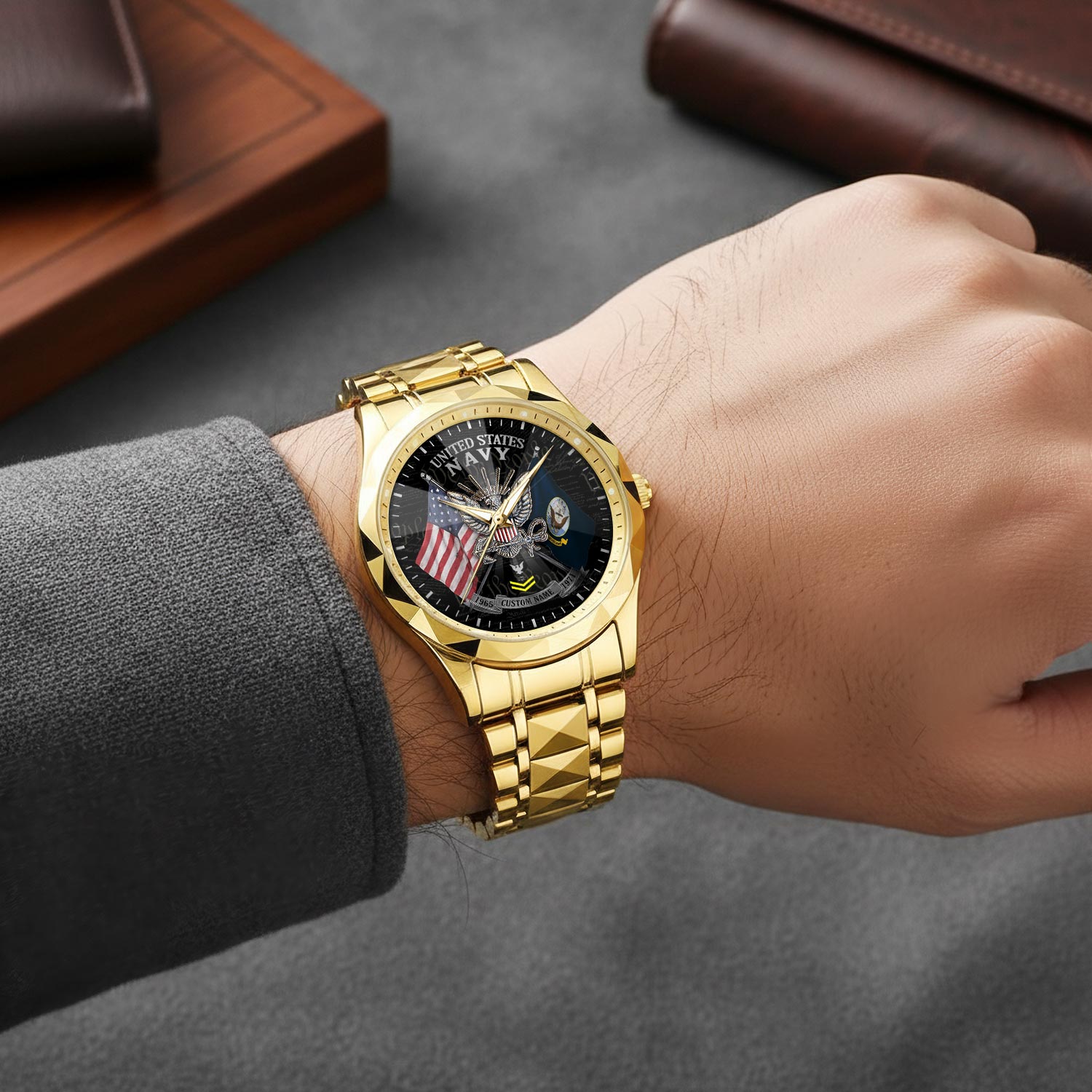 US Navy, E 4 Red - Diamond-Cut Bezel Watch - Image 5